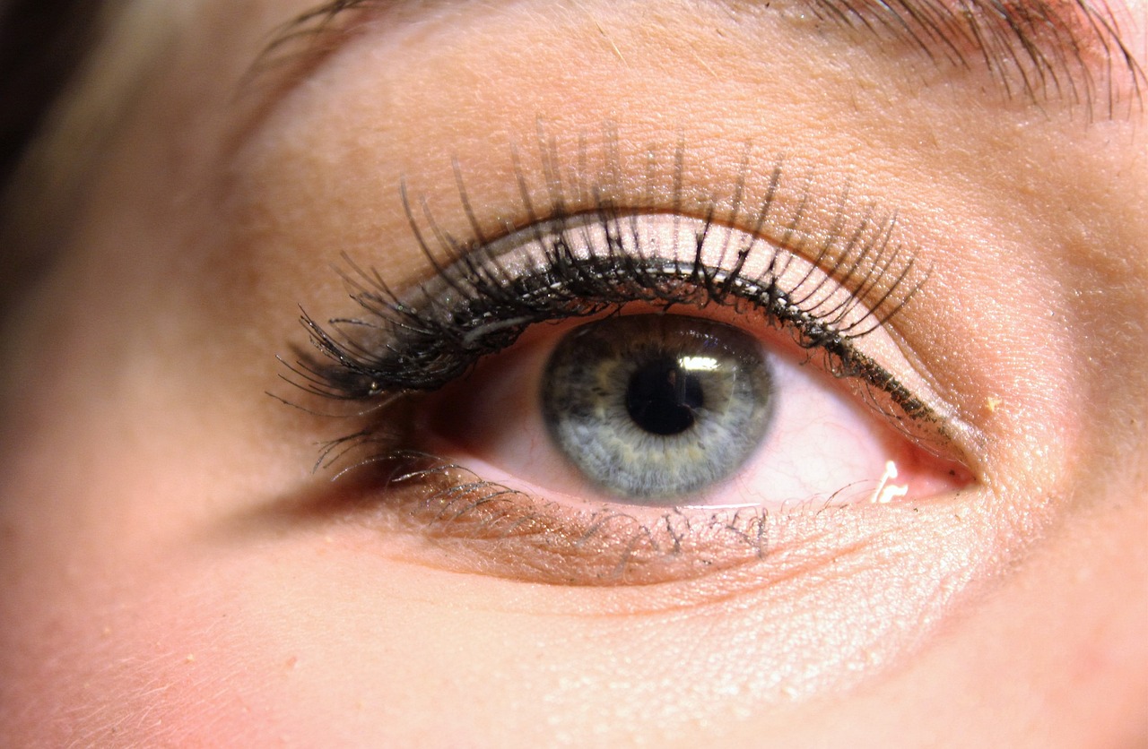 eye, blue, false lashes-1684961.jpg